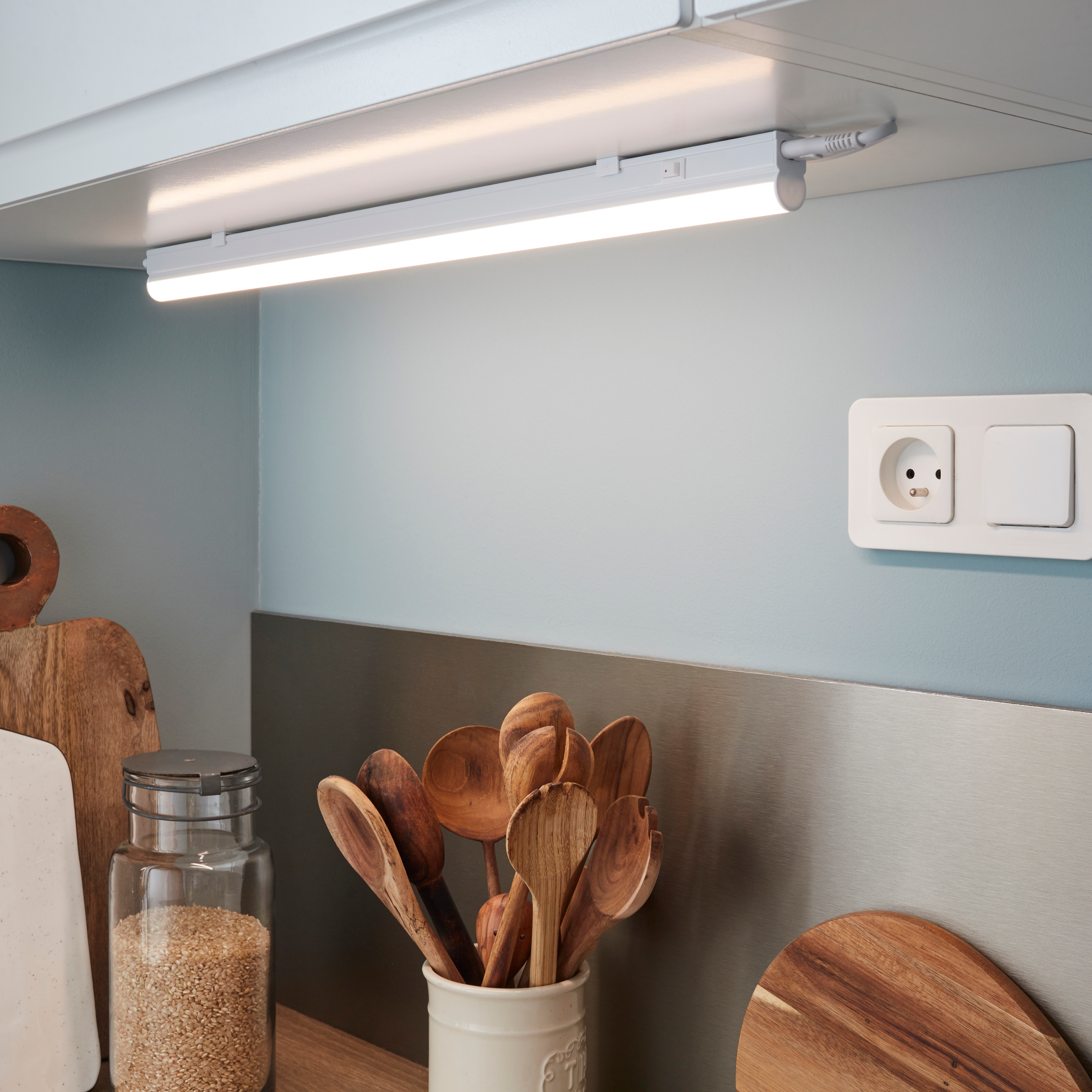 luce led sottopensile leroy merlin